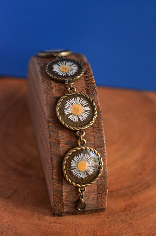 White Fleabane Daisy Bracelet